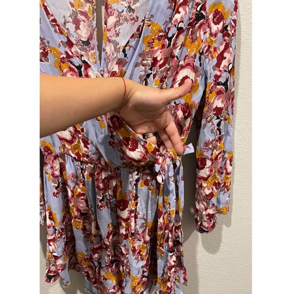 ASTR THE LABEL Blue Floral Side Wrap Romper - Picture 4 of 7